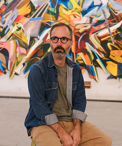 Omar Rodriguez-Graham in his studio in Malinalco (2025)